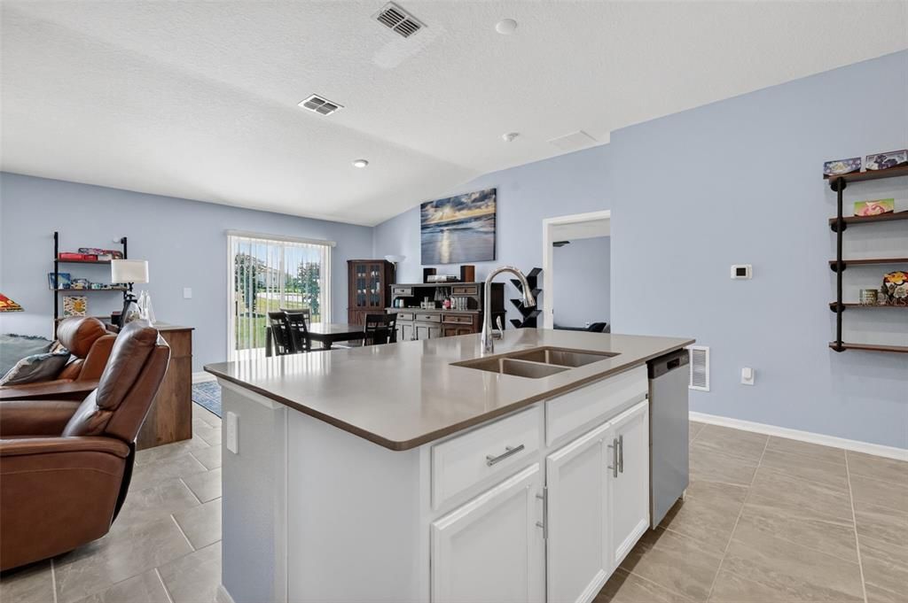 For Sale: $349,000 (3 beds, 2 baths, 1540 Square Feet)