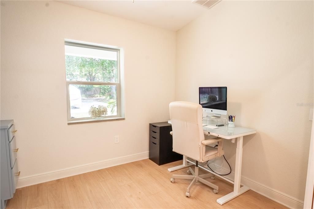 For Sale: $549,999 (3 beds, 2 baths, 1483 Square Feet)