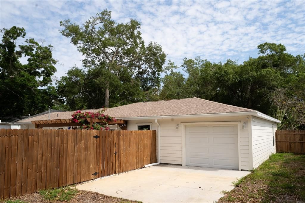 For Sale: $549,999 (3 beds, 2 baths, 1483 Square Feet)