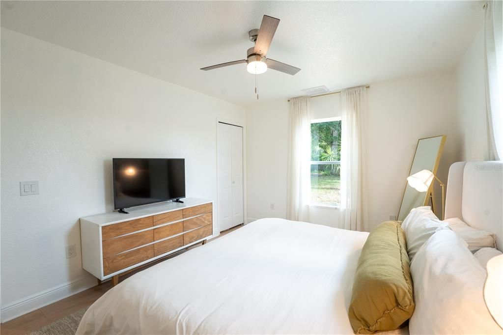 For Sale: $549,999 (3 beds, 2 baths, 1483 Square Feet)