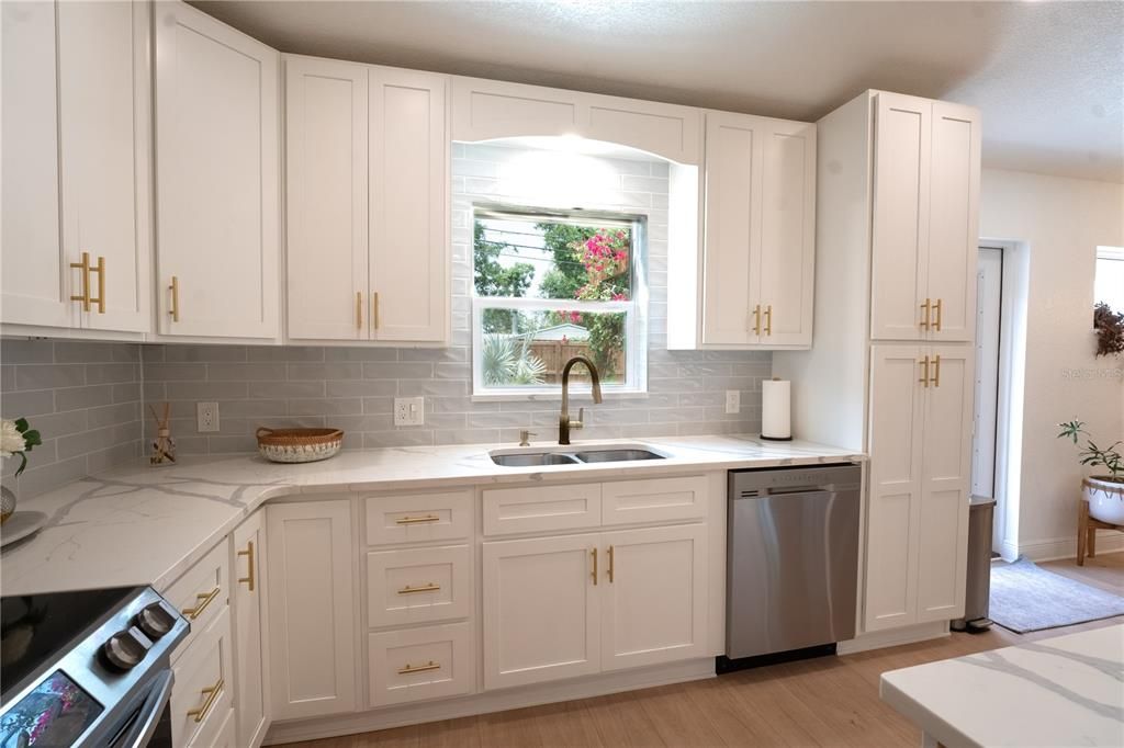 For Sale: $549,999 (3 beds, 2 baths, 1483 Square Feet)