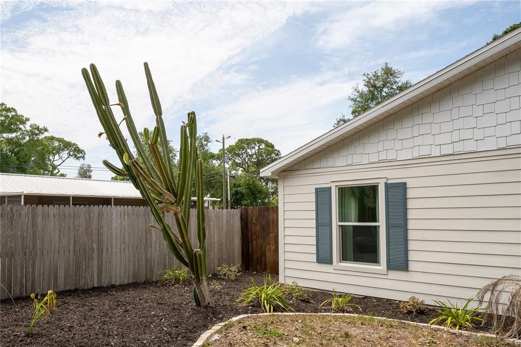 For Sale: $549,999 (3 beds, 2 baths, 1483 Square Feet)