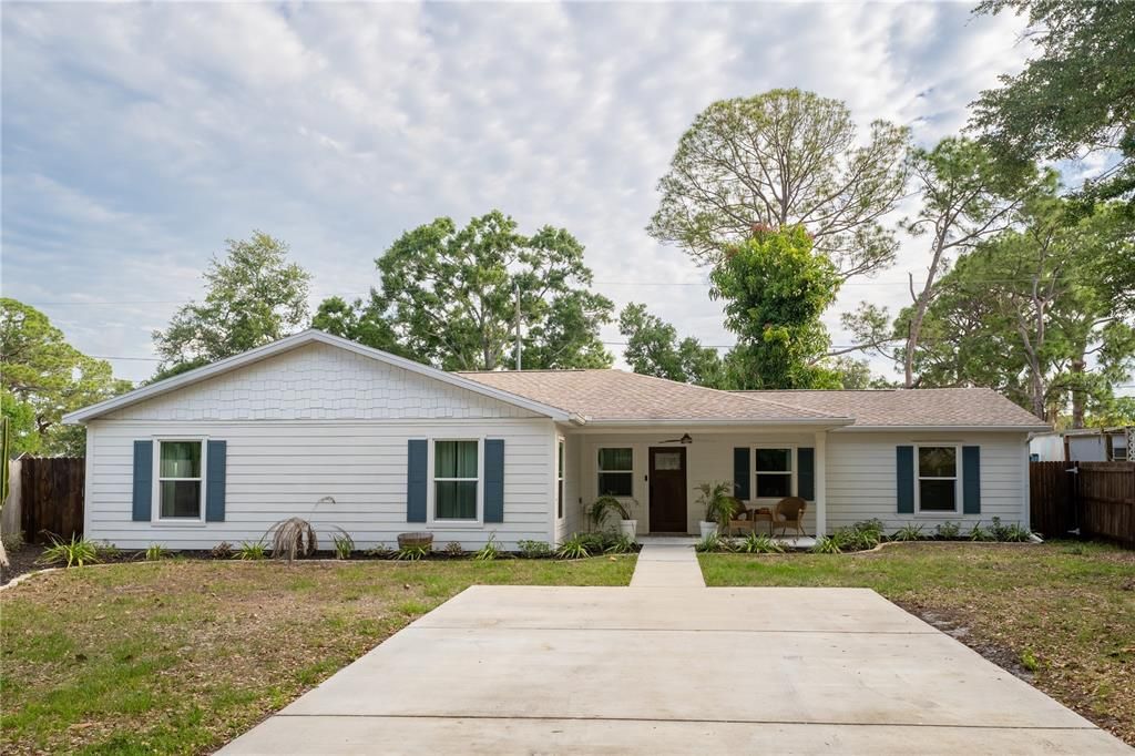 For Sale: $549,999 (3 beds, 2 baths, 1483 Square Feet)