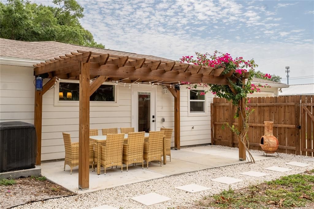 For Sale: $549,999 (3 beds, 2 baths, 1483 Square Feet)