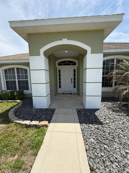 For Sale: $699,900 (3 beds, 2 baths, 2047 Square Feet)