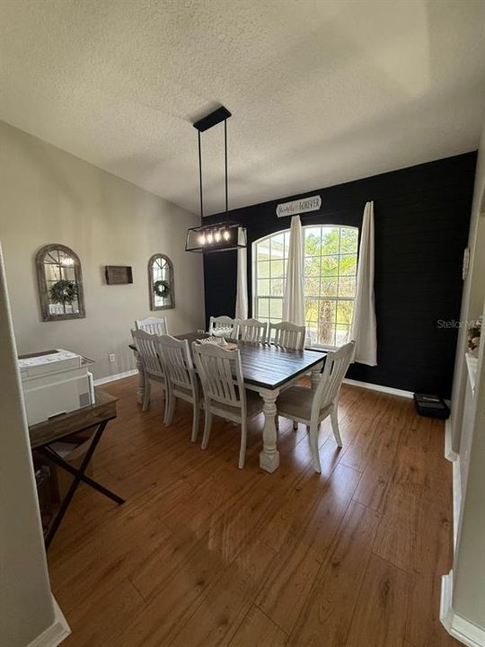 For Sale: $699,900 (3 beds, 2 baths, 2047 Square Feet)
