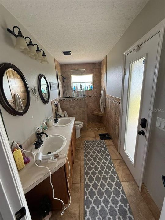 For Sale: $699,900 (3 beds, 2 baths, 2047 Square Feet)