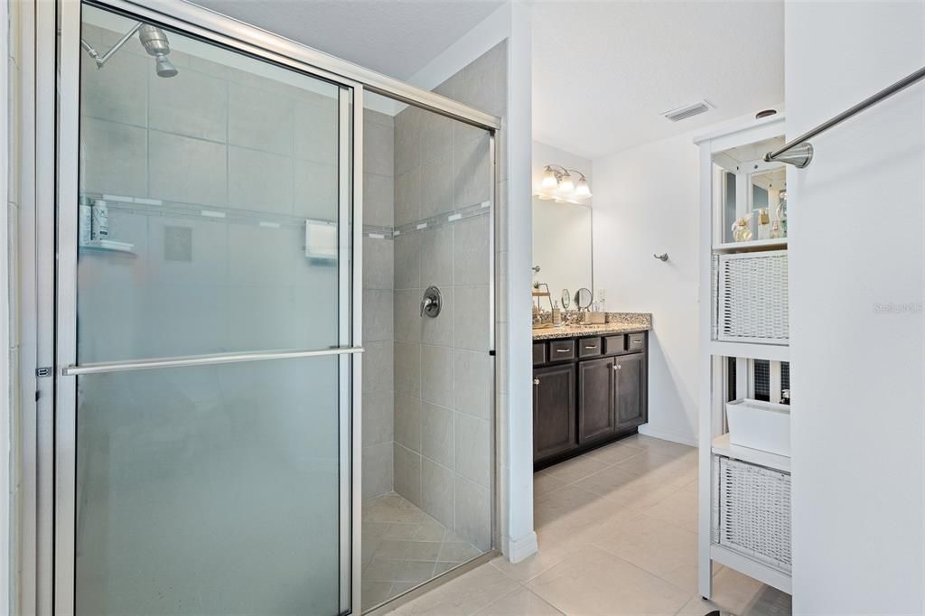 En Venta: $360,000 (3 camas, 2 baños, 1600 Pies cuadrados)