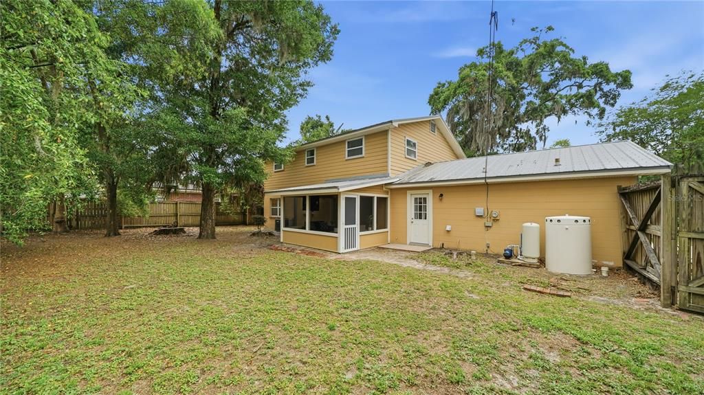 En Venta: $425,000 (4 camas, 3 baños, 2514 Pies cuadrados)
