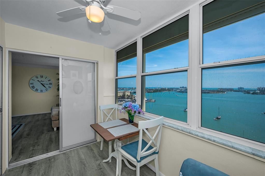 For Sale: $220,000 (1 beds, 1 baths, 815 Square Feet)