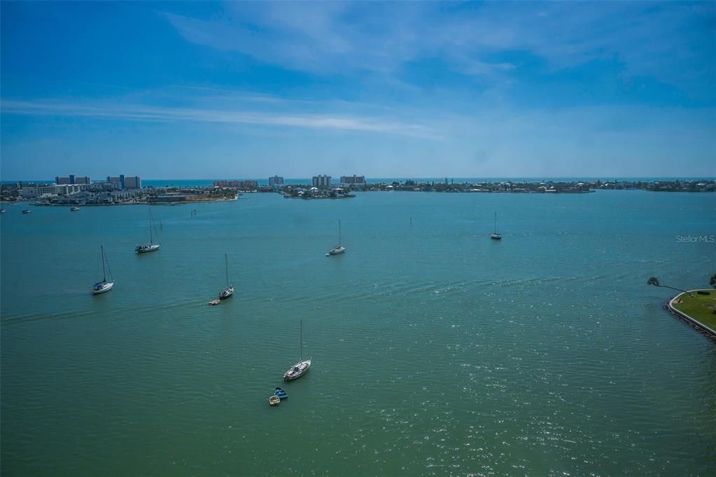 For Sale: $220,000 (1 beds, 1 baths, 815 Square Feet)