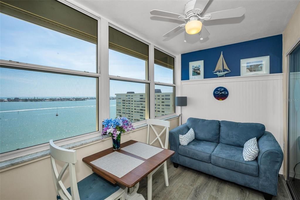 For Sale: $220,000 (1 beds, 1 baths, 815 Square Feet)