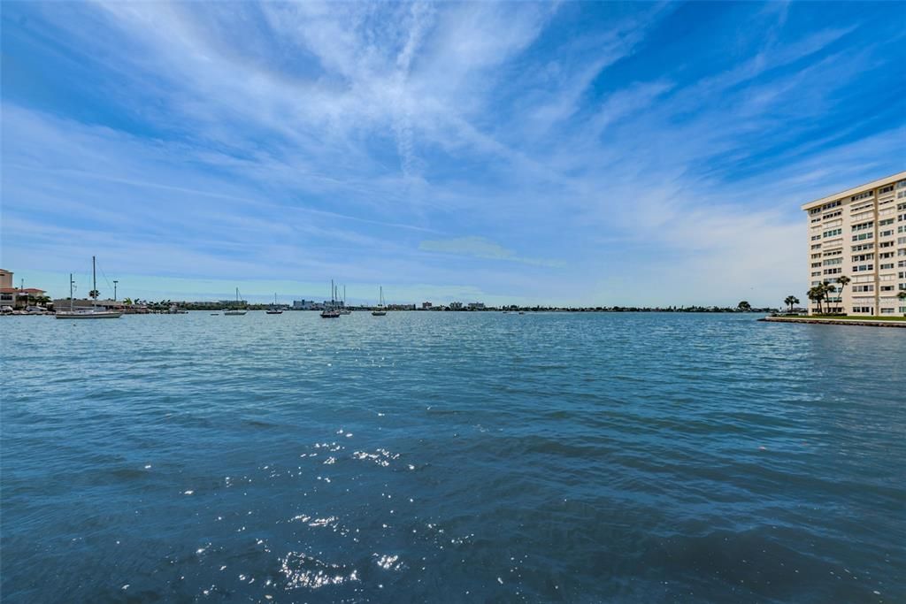 For Sale: $220,000 (1 beds, 1 baths, 815 Square Feet)