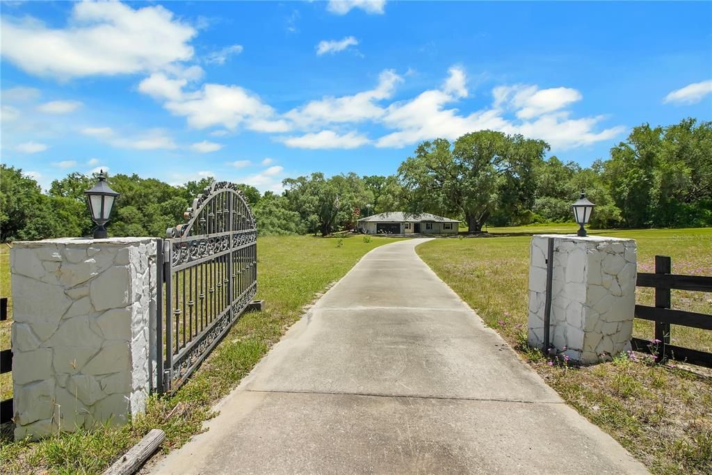 For Sale: $499,000 (4 beds, 2 baths, 2158 Square Feet)