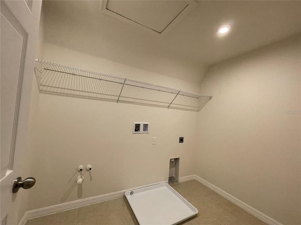 В аренду: $2,600 (3 спален, 2 ванн, 1793 Квадратных фут)
