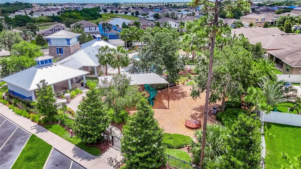 Под контрактом: $349,990 (4 спален, 2 ванн, 1826 Квадратных фут)