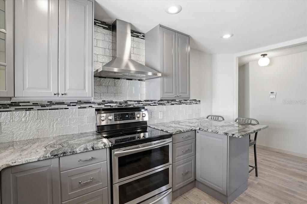 На продажу: $325,000 (3 спален, 2 ванн, 1485 Квадратных фут)