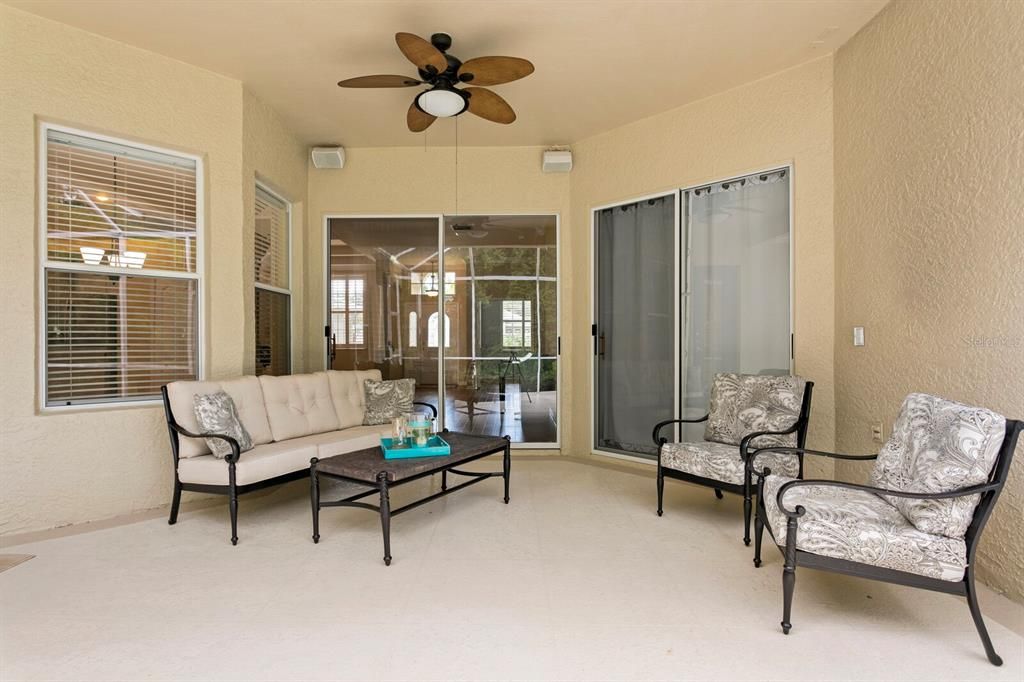 Под контрактом: $3,600 (4 спален, 3 ванн, 2716 Квадратных фут)