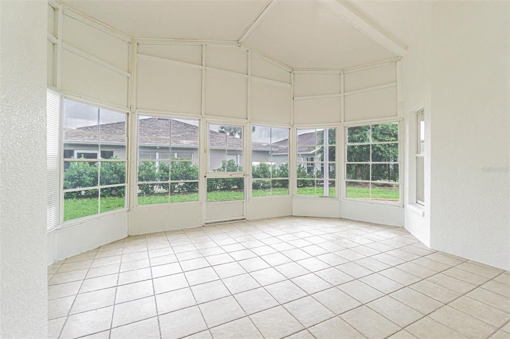 En Venta: $299,900 (2 camas, 2 baños, 1489 Pies cuadrados)