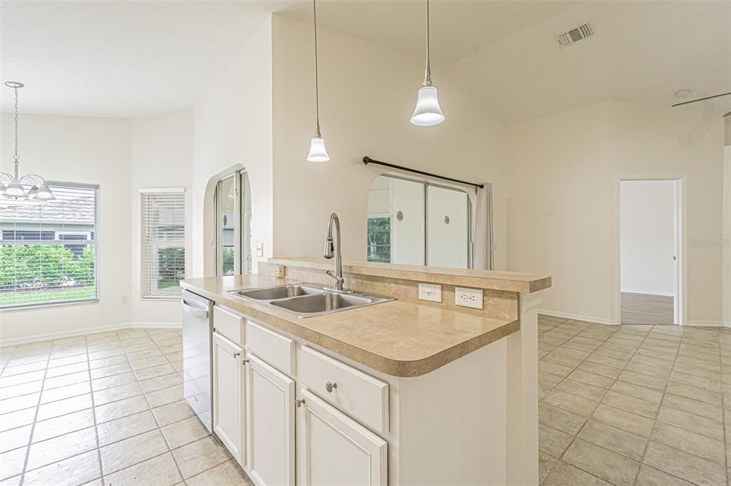 En Venta: $299,900 (2 camas, 2 baños, 1489 Pies cuadrados)