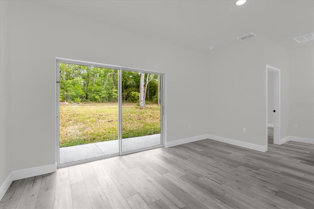 For Sale: $308,000 (4 beds, 3 baths, 1827 Square Feet)