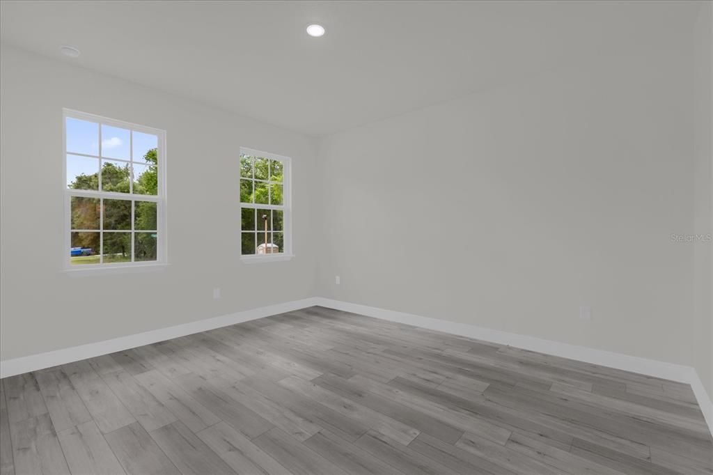 For Sale: $308,000 (4 beds, 3 baths, 1827 Square Feet)