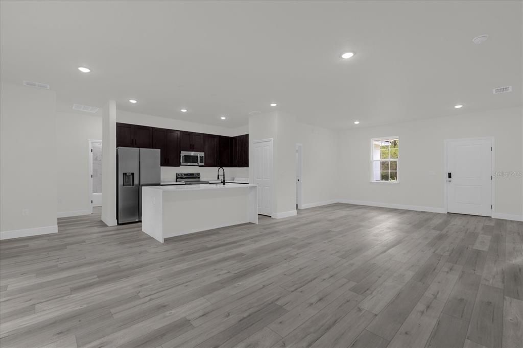 For Sale: $308,000 (4 beds, 3 baths, 1827 Square Feet)