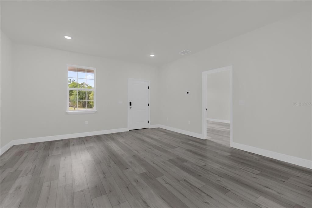 For Sale: $308,000 (4 beds, 3 baths, 1827 Square Feet)