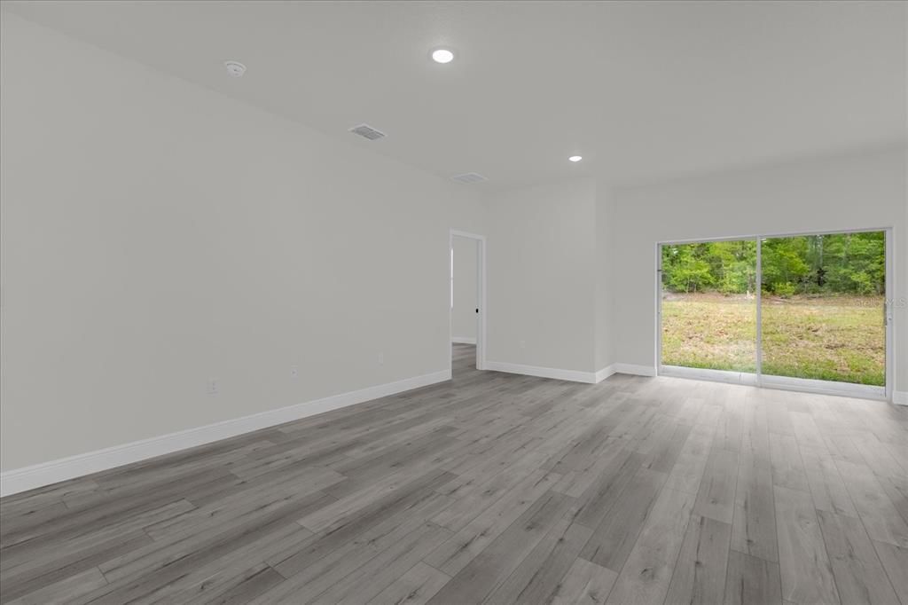 For Sale: $308,000 (4 beds, 3 baths, 1827 Square Feet)