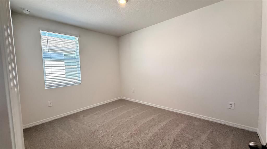 For Rent: $2,050 (3 beds, 2 baths, 1707 Square Feet)