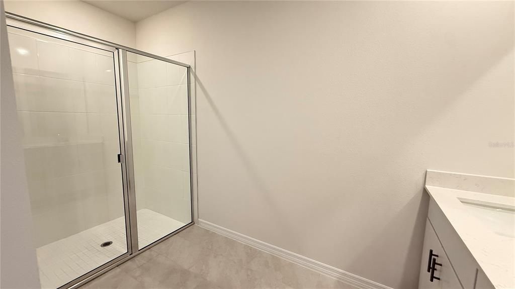 For Rent: $2,050 (3 beds, 2 baths, 1707 Square Feet)