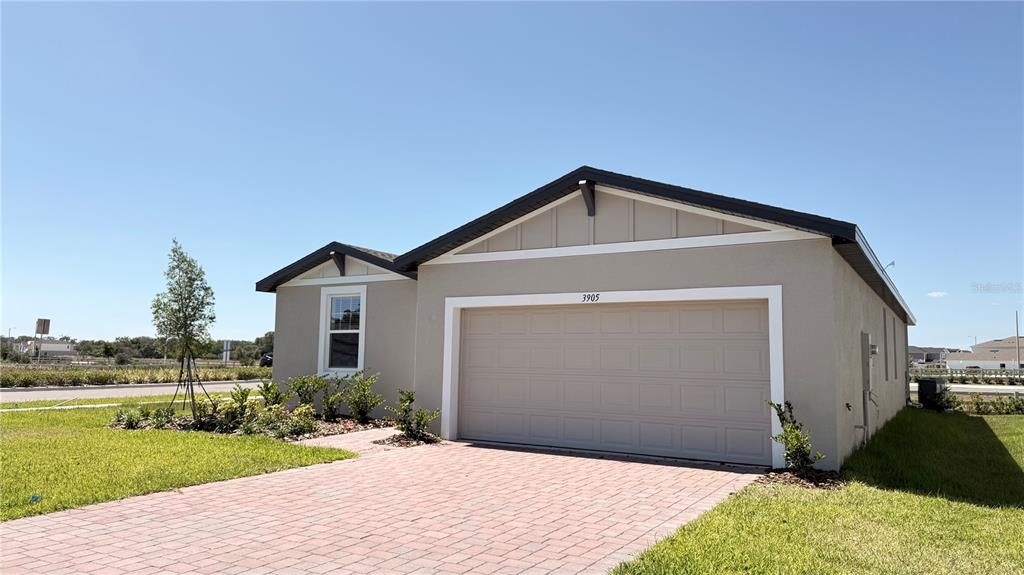 For Rent: $2,050 (3 beds, 2 baths, 1707 Square Feet)