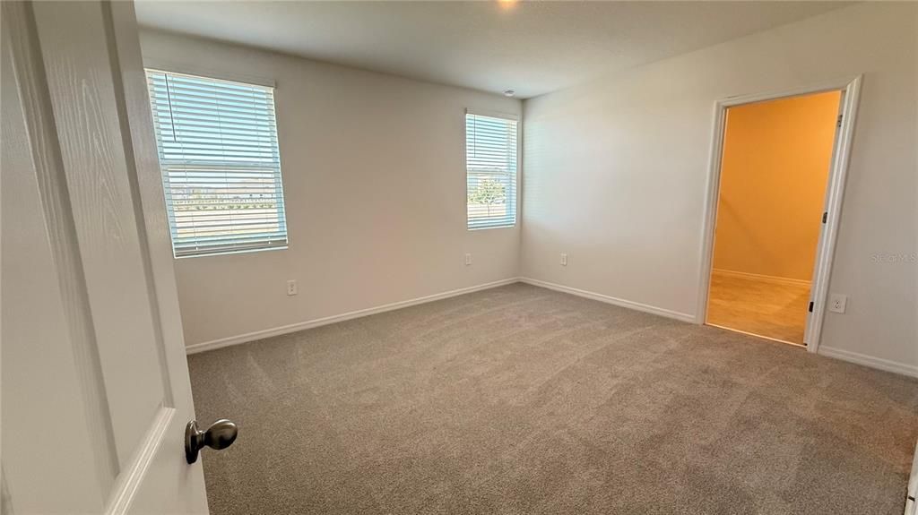 For Rent: $2,050 (3 beds, 2 baths, 1707 Square Feet)