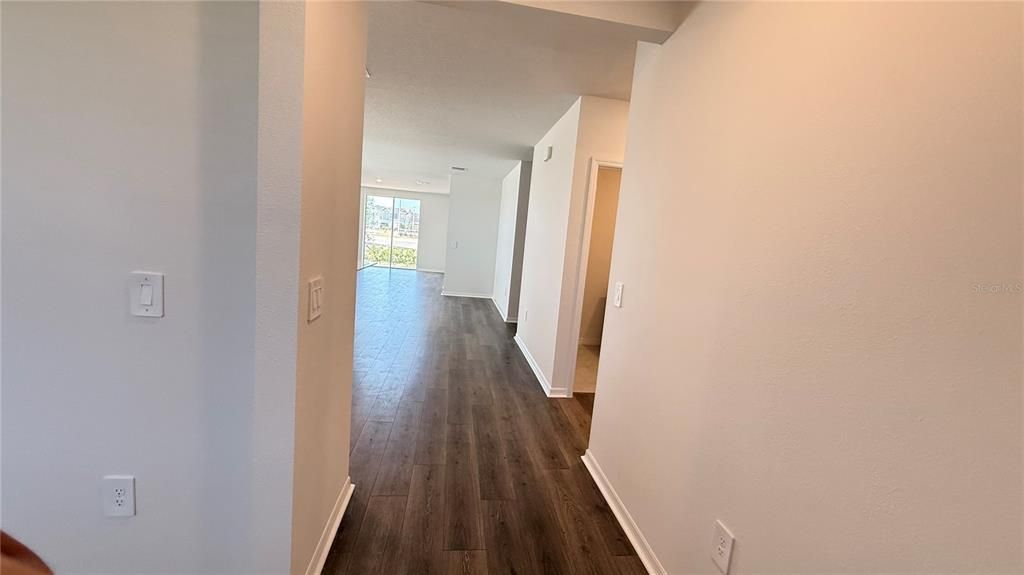 For Rent: $2,050 (3 beds, 2 baths, 1707 Square Feet)