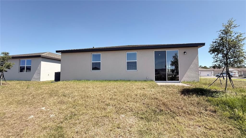 For Rent: $2,050 (3 beds, 2 baths, 1707 Square Feet)