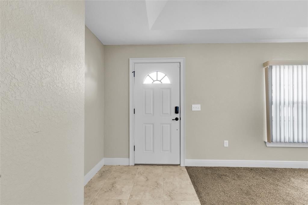 Activo con contrato: $275,000 (3 camas, 2 baños, 1934 Pies cuadrados)