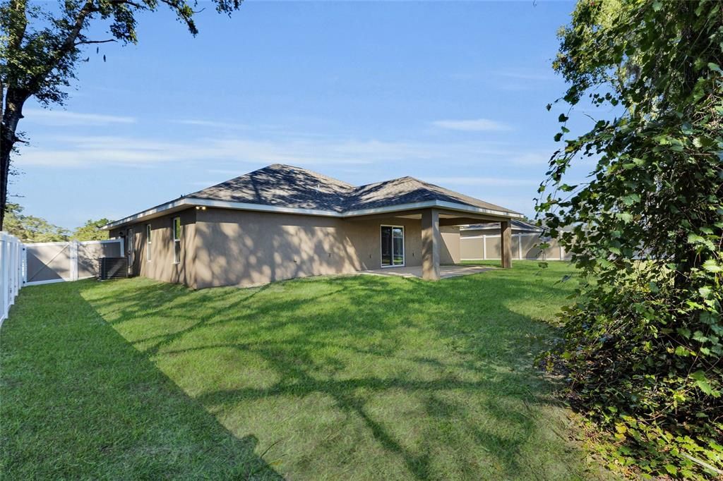 Activo con contrato: $275,000 (3 camas, 2 baños, 1934 Pies cuadrados)
