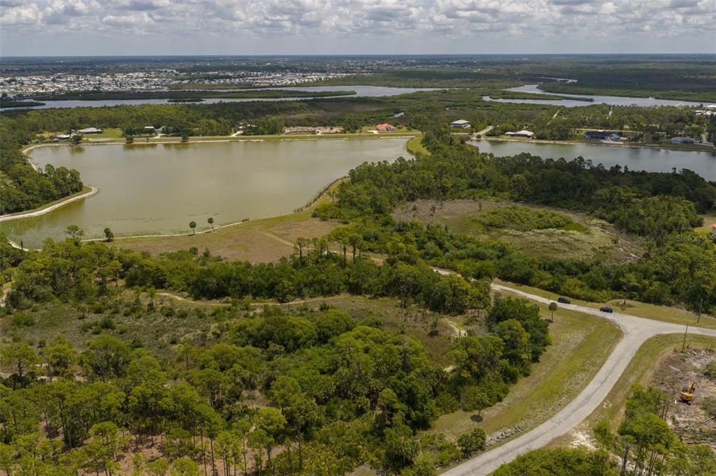 На продажу: $599,000 (4.21 acres)