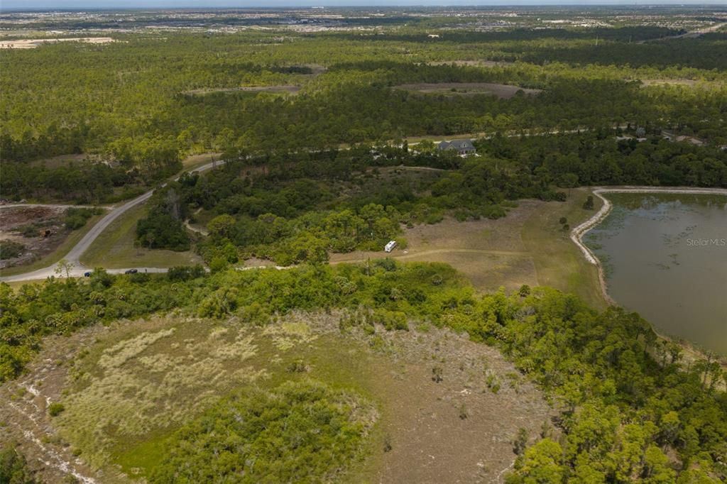 На продажу: $599,000 (4.21 acres)