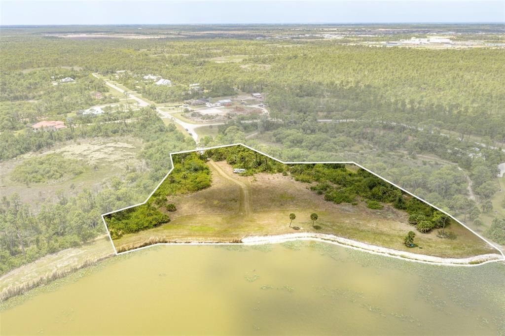 На продажу: $599,000 (4.21 acres)