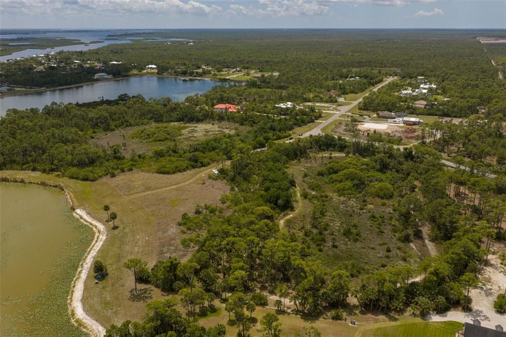 На продажу: $599,000 (4.21 acres)