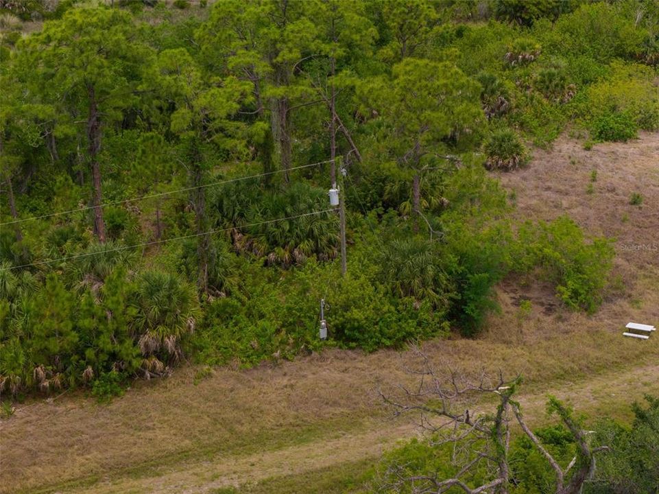На продажу: $599,000 (4.21 acres)