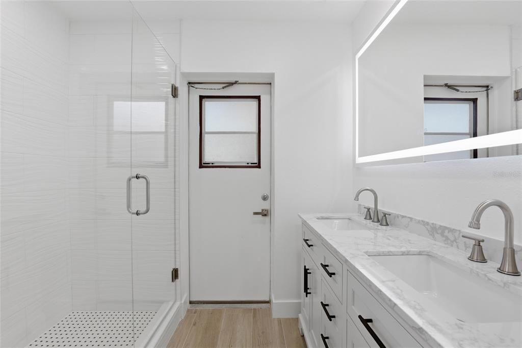 For Sale: $429,900 (3 beds, 2 baths, 1663 Square Feet)