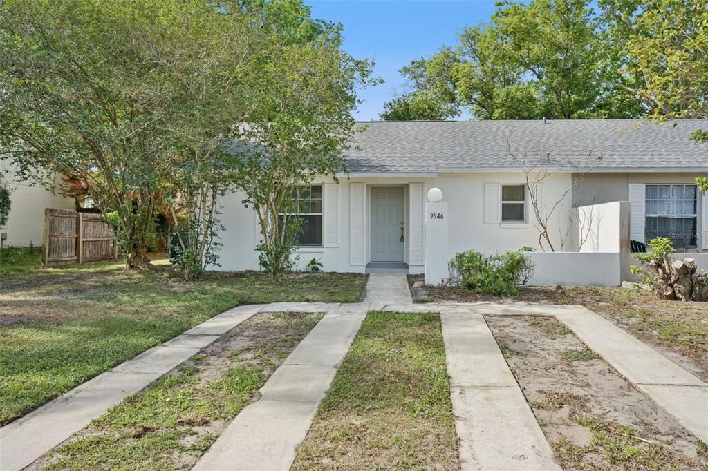 Active With Contract: $259,900 (3 beds, 2 baths, 972 Square Feet)
