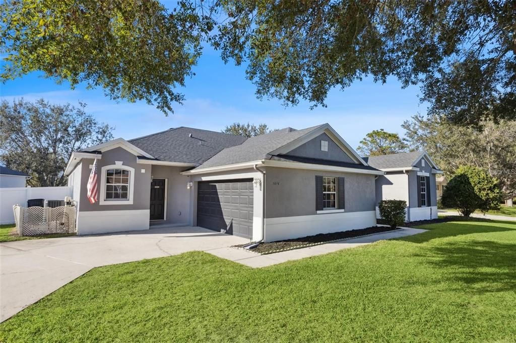 Recently Rented: $3,200 (4 beds, 3 baths, 2965 Square Feet)