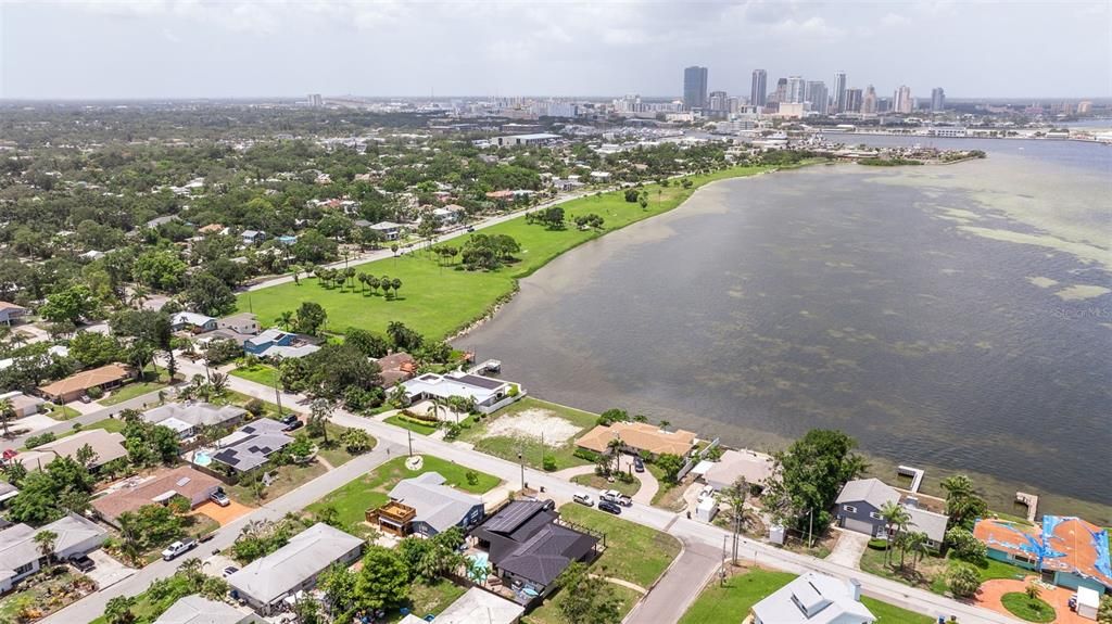 En Venta: $975,000 (0.29 acres)
