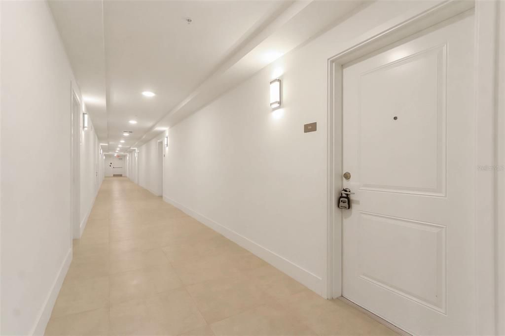 For Sale: $249,000 (1 beds, 1 baths, 750 Square Feet)