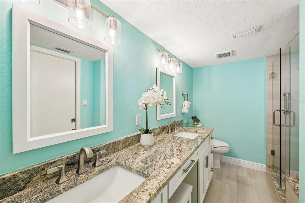 For Sale: $1,175,000 (2 beds, 2 baths, 1361 Square Feet)