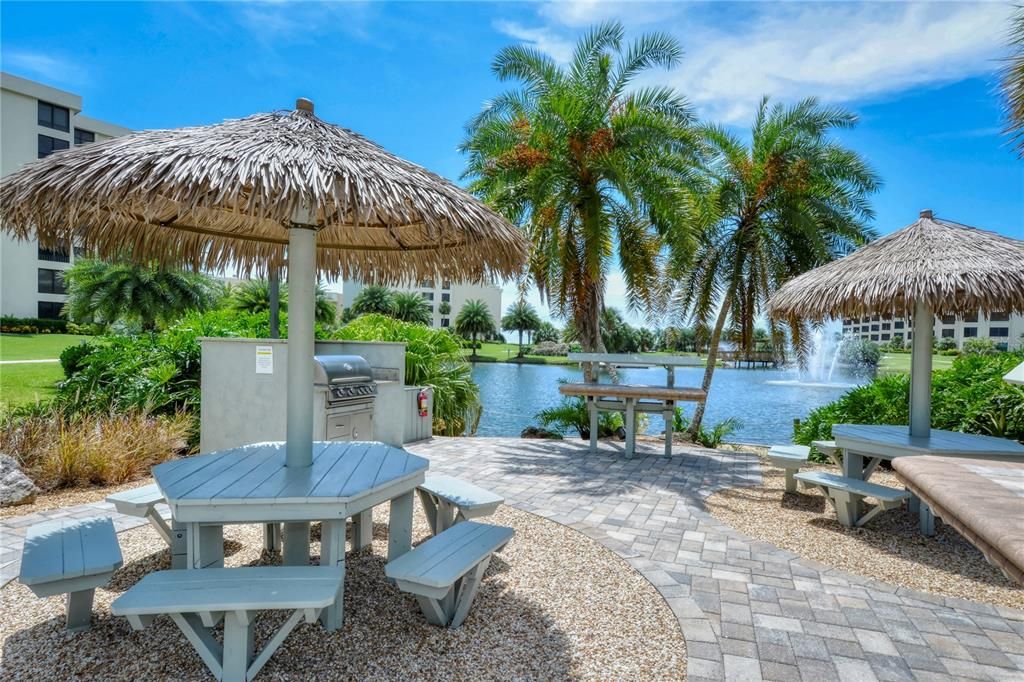 For Sale: $1,175,000 (2 beds, 2 baths, 1361 Square Feet)