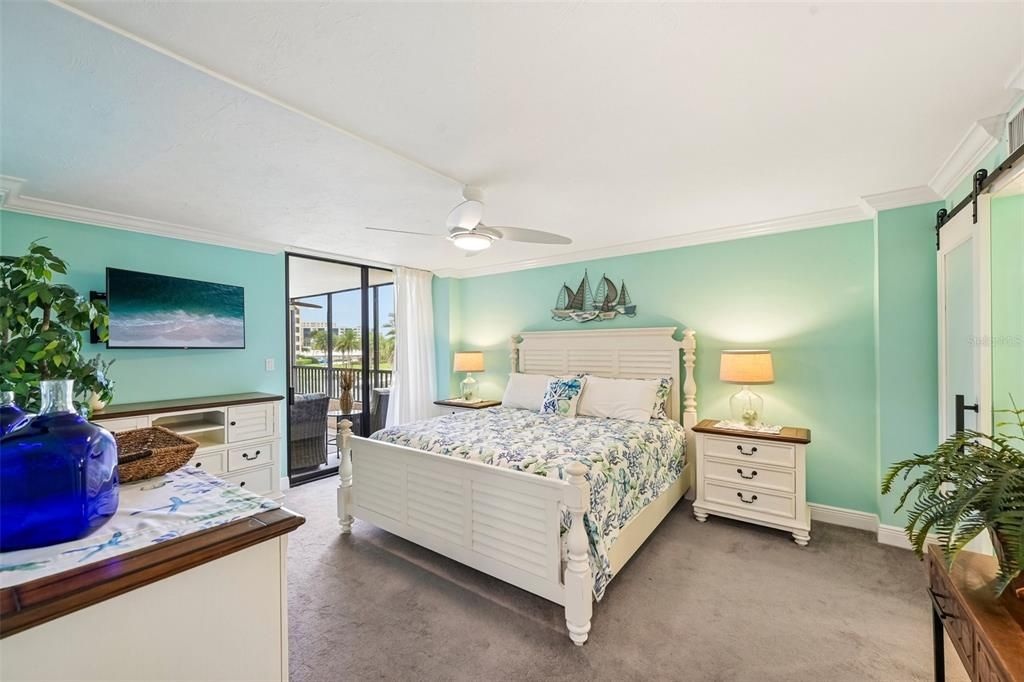 For Sale: $1,175,000 (2 beds, 2 baths, 1361 Square Feet)